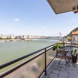 Apartment Luxury With A Beautiful View For The Danube River, Budapest