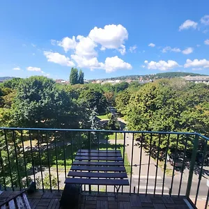 Apartman Sunny Panorama Flat Near Castle With Balcony, Budapest