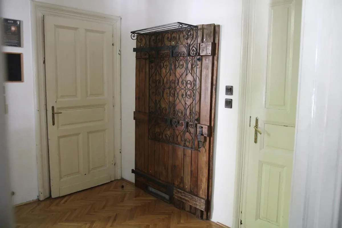 Keleti Hangulatu Apartman A Varnegyedben Budapest